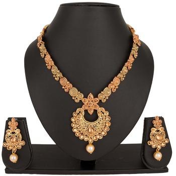 Traditional Pearl Necklace Sets at Best Price